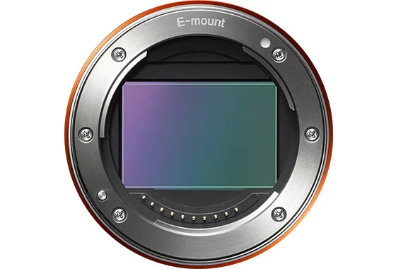 Nouvel objectif zoom Sony F/4.0 pour remplacer les objectifs 16-35 mm et 24-70 mm