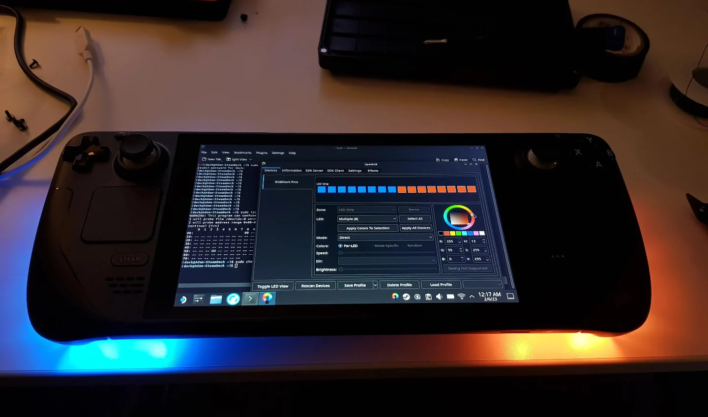 O jogador adicionou iluminação RGB ao Steam Deck. O console quebrou em uma semana.