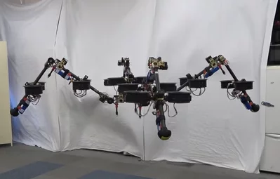 Ingenieure bauen schrecklichen fliegenden Spinnen-Robo [VIDEO]