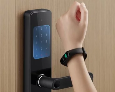 Xiaomi introduziu uma fechadura de porta inteligente com câmera e tela integradas