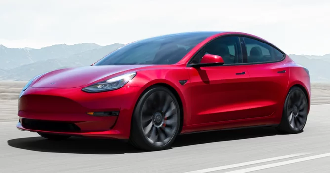 Tesla está preparando um redesenho de dois carros elétricos populares